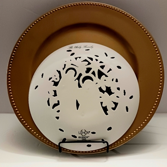Vintage Fine Porcelain Plate By Lenox - Holy Family (1993) - Picture 2 of 6